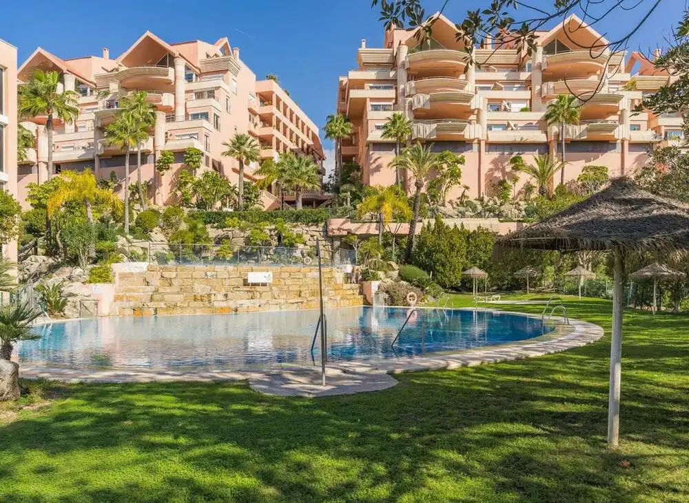 Apartament amb piscina de lloguer a Nueva Andalucía