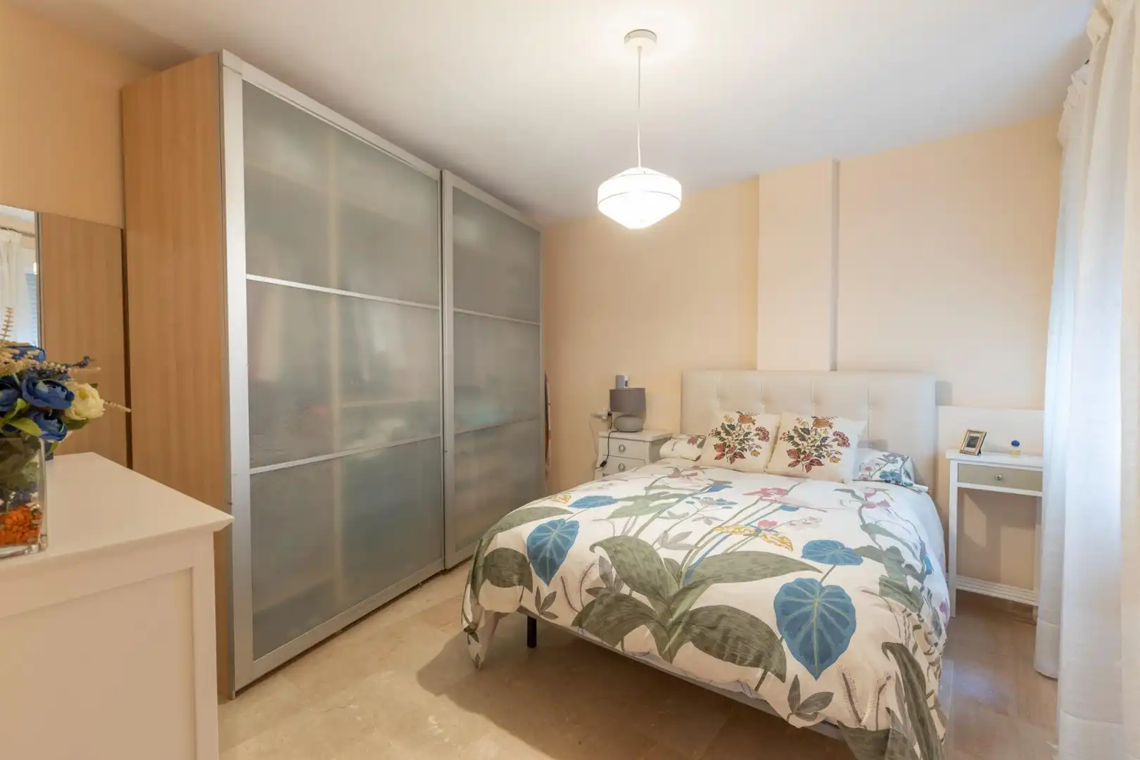 Bedroom of Flat for sale in Churriana de la Vega  with Air Conditioner, Terrace and Balcony