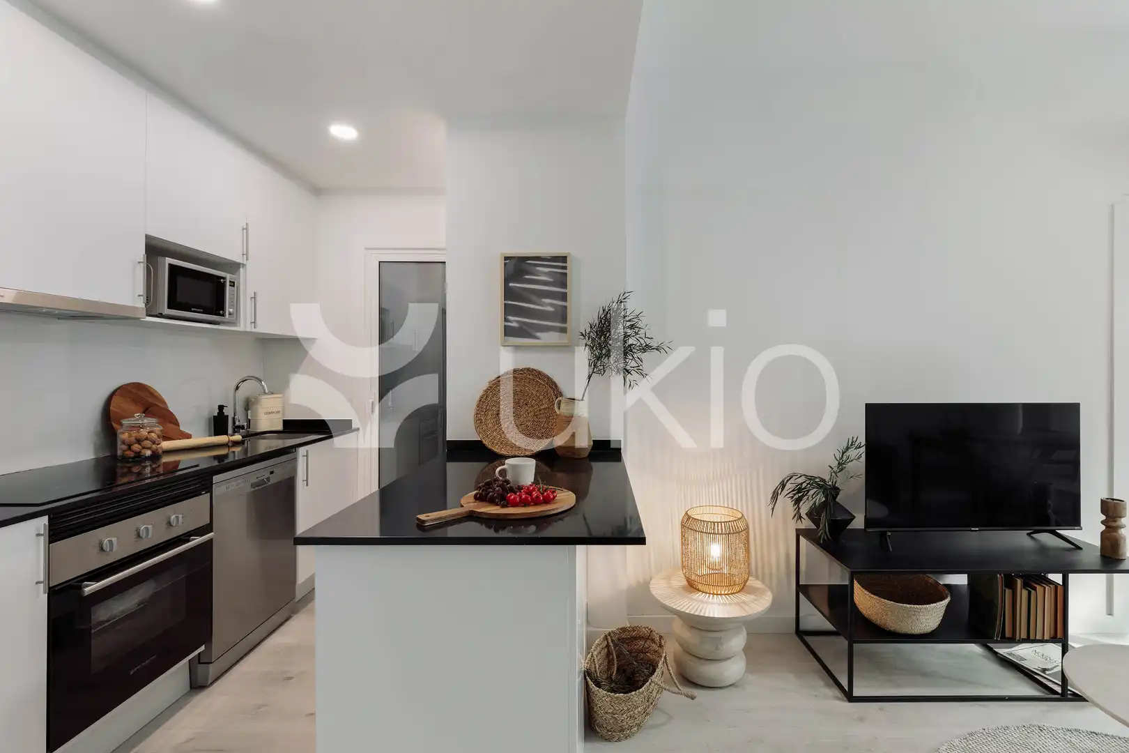 Cocina de Apartamento de alquiler en Barcelona con Aire acondicionado, Calefacción y Amueblado