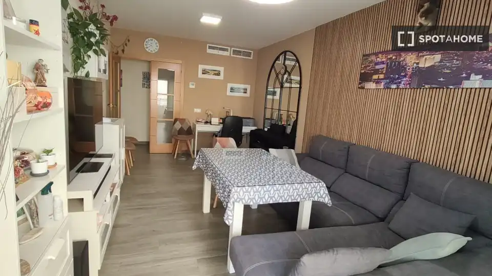 Sala de estar de Apartamento para compartir en Vélez-Málaga con Aire acondicionado, Terraza y Amueblado