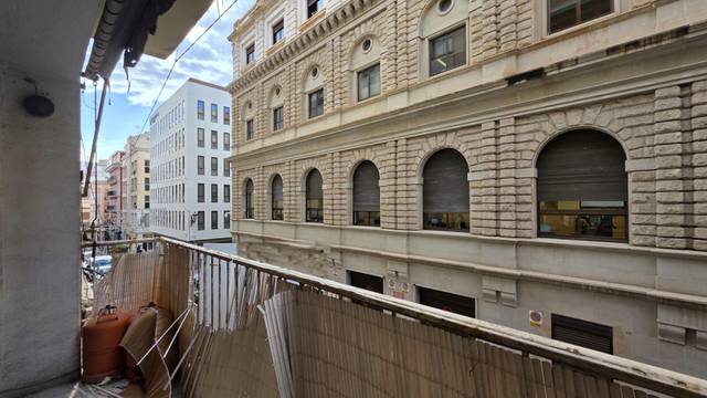 Piso en Venta en Calle JERUSALEN en Barrio del Centro