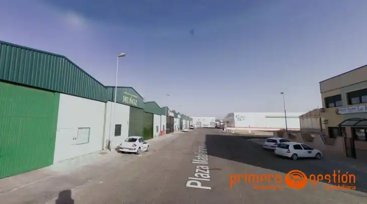Nau industrial en venda a Lora del Río