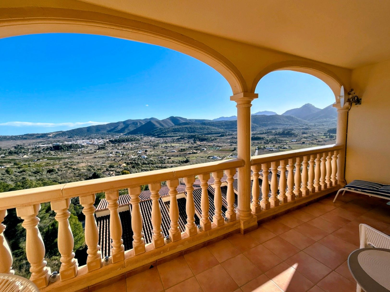 Vista exterior de Finca rústica en venda en Xaló amb Aire condicionat, Calefacció i Terrassa