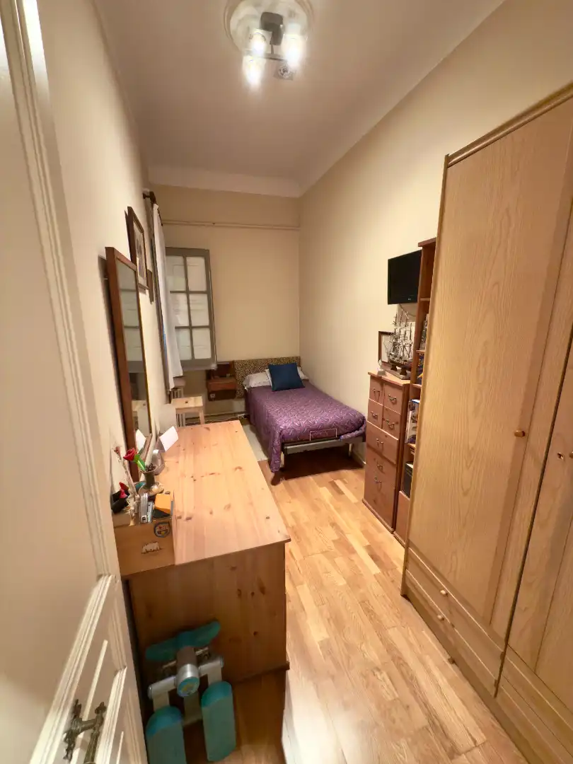 Schlafzimmer von Erdgeschoss zum Verkauf in Sant Boi de Llobregat mit Klimaanlage, Parkett und Terrasse