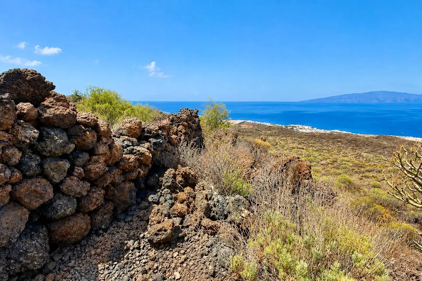 Vista exterior de Terreno en venta en Guía de Isora