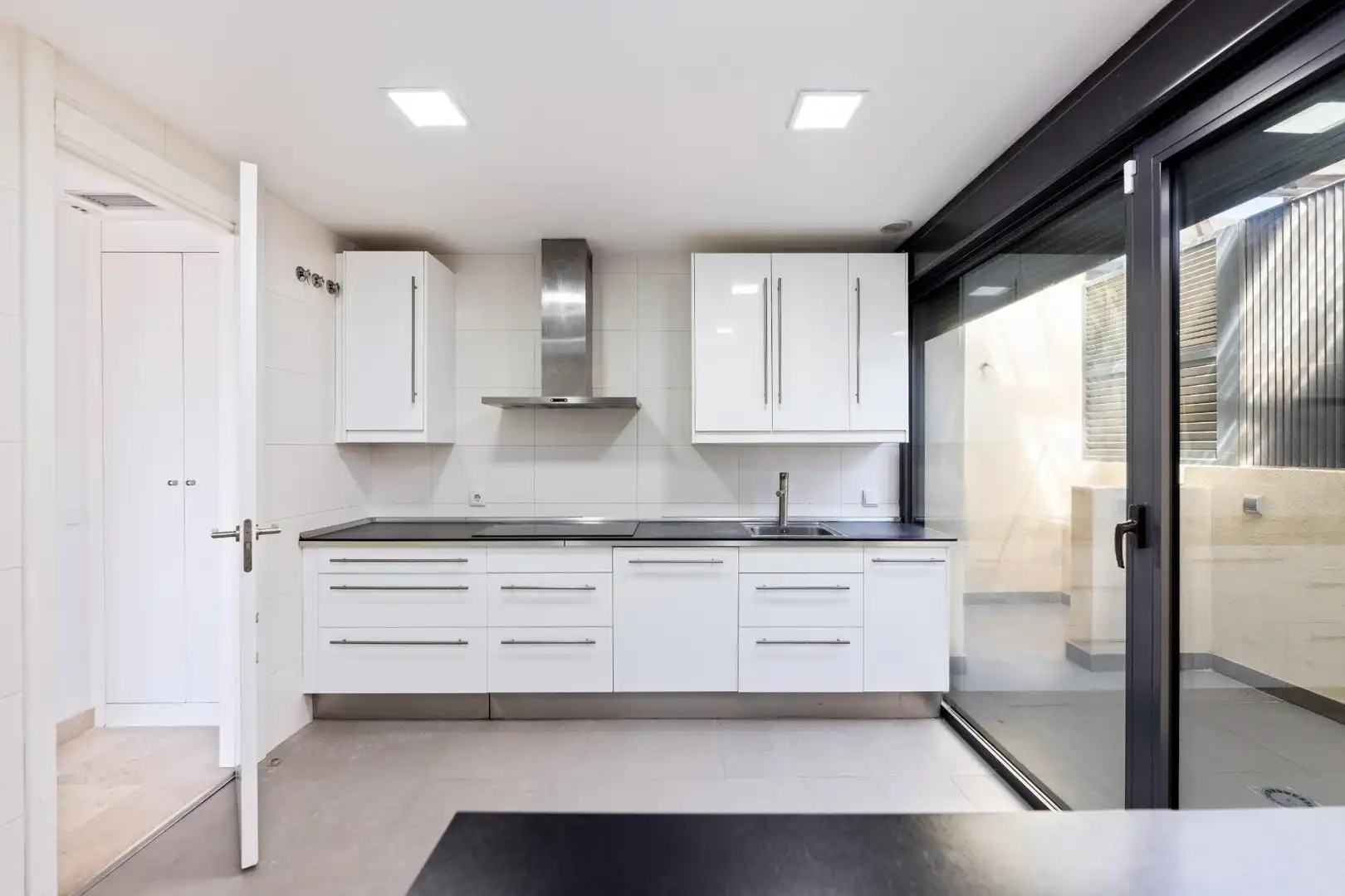Cocina de Ático en venta en Madrid con Aire acondicionado, Calefacción y Terraza