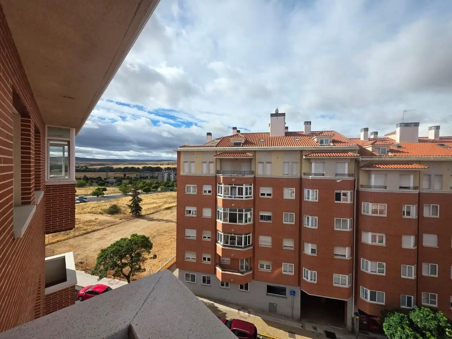 Außenansicht von Wohnung zur Miete in Ávila mit Heizung, Parkett und Terrasse