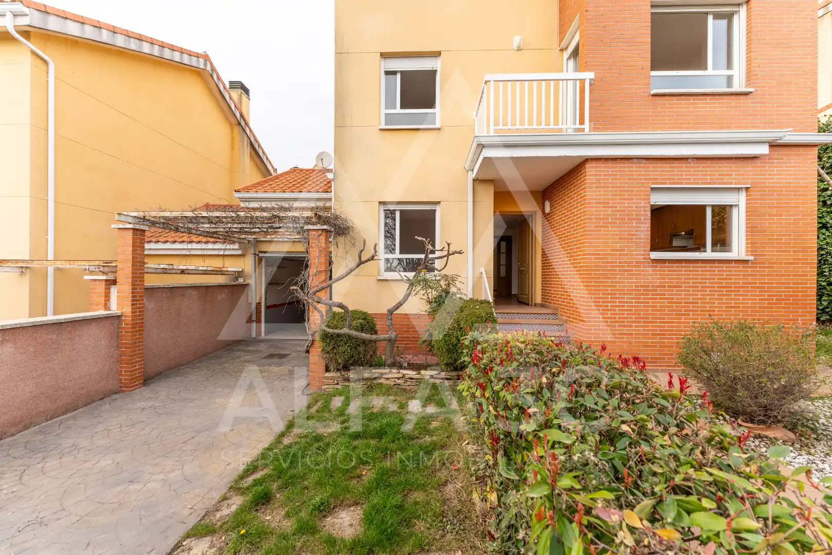 Vista exterior de Casa o chalet en venta en Venturada con Aire acondicionado, Calefacción y Jardín privado