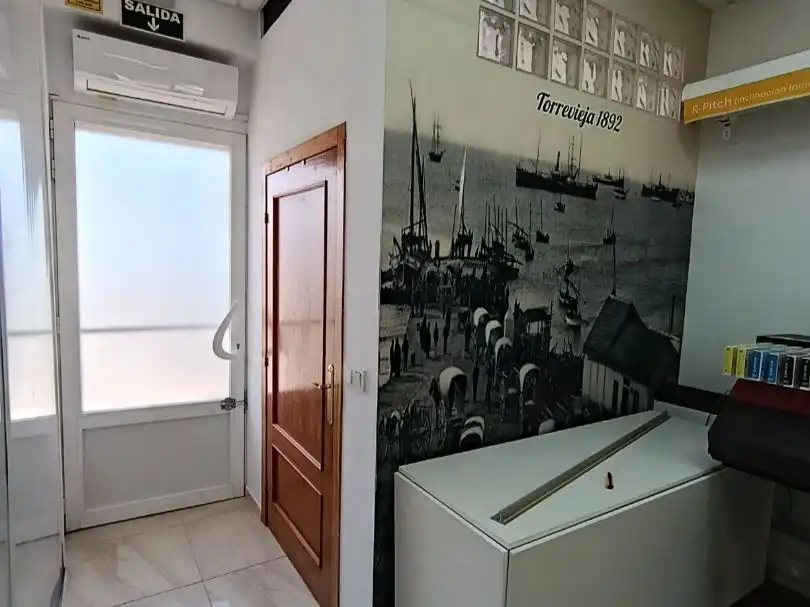 Local en traspaso en Torrevieja con Aire acondicionado