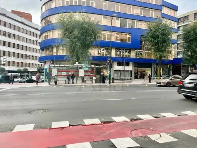 Bureau avec ascenseur à louer à Agirre Lehendakariaren Etorbidea, imagen 2