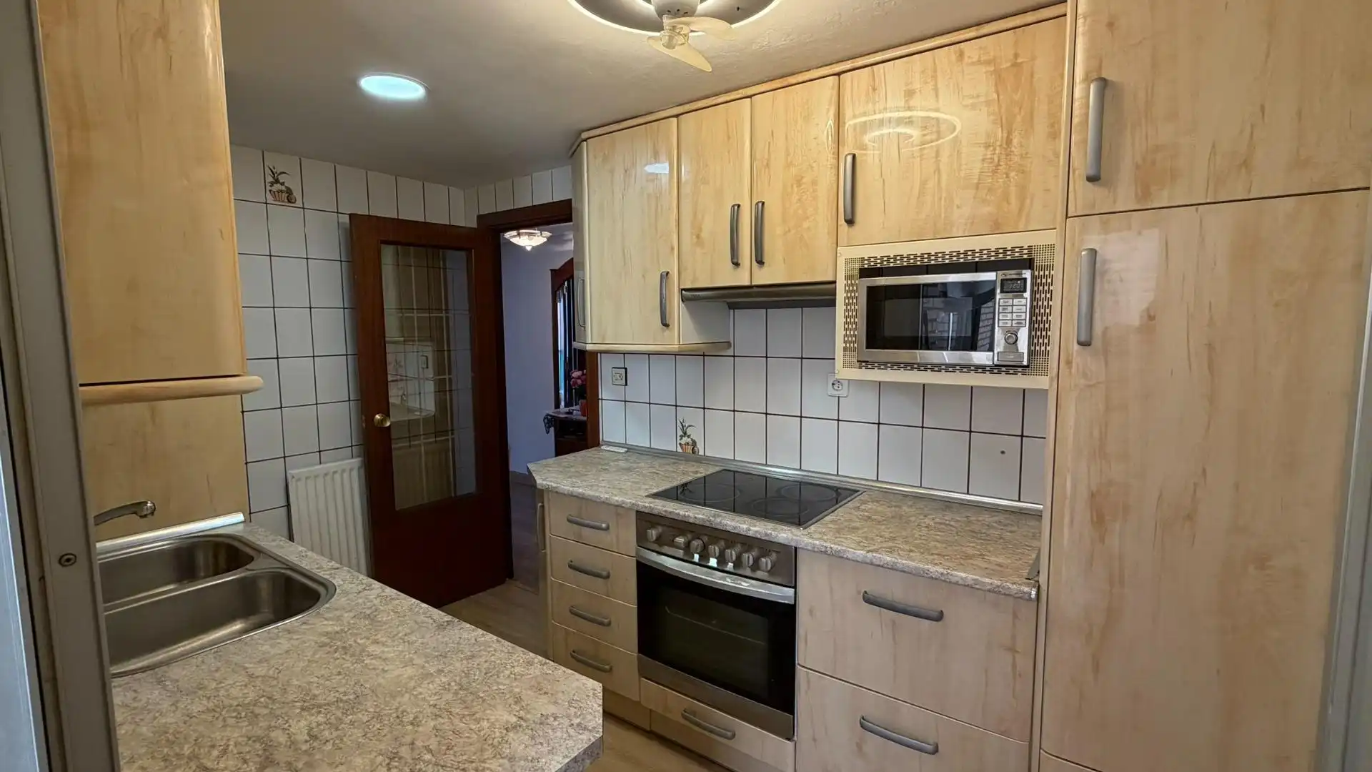 Cocina de Piso de alquiler en Zaragoza con Calefacción, Trastero y Balcón