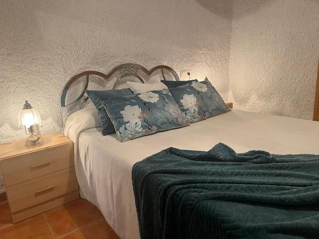 Dormitori de Finca rústica en venda en Guadix amb Jardí privat i Terrassa