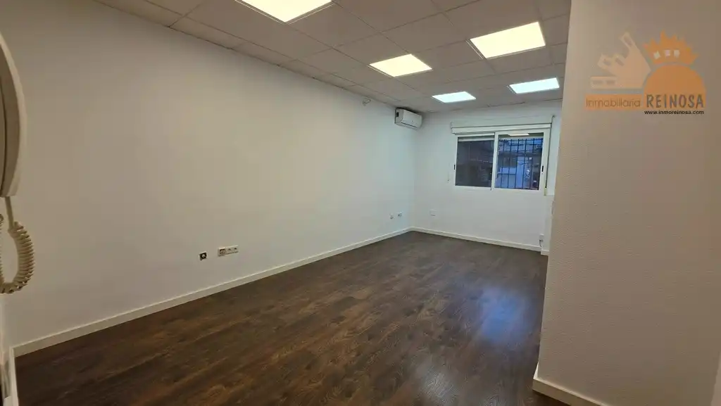 Office for rent in Murcia  with Air Conditioner