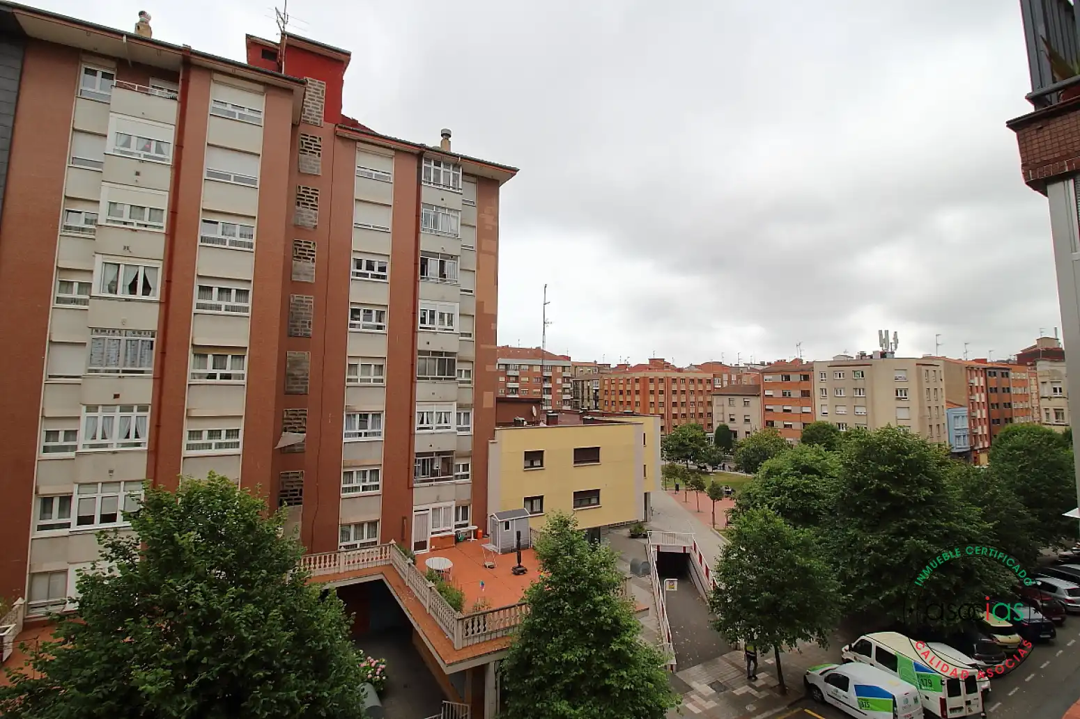 Vista exterior de Piso en venta en Gijón  con Calefacción y Parquet