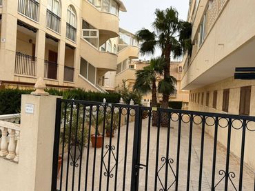 Apartament amb jardí en venda a Orihuela Costa