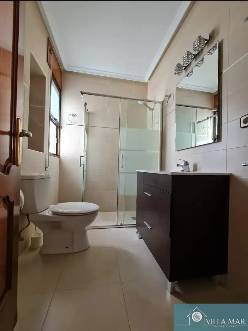 Bany de Casa o xalet en venda en Rota amb Piscina