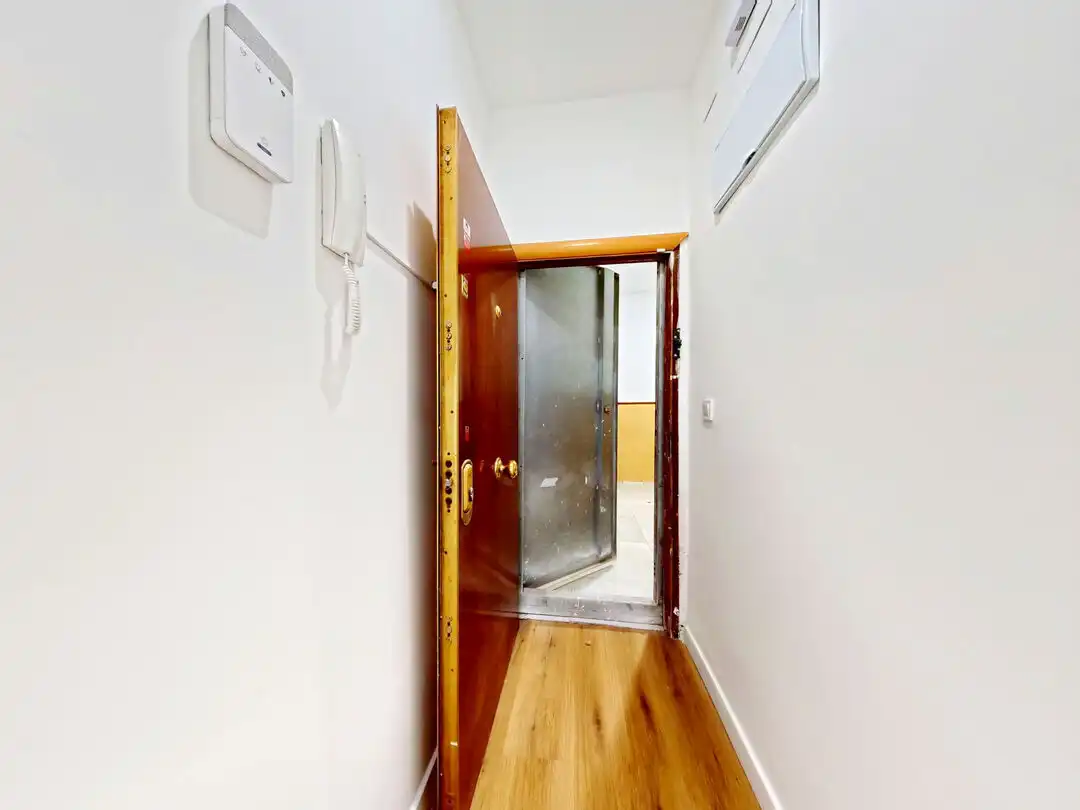 Flat for sale in Madrid  with Heating and Furnished