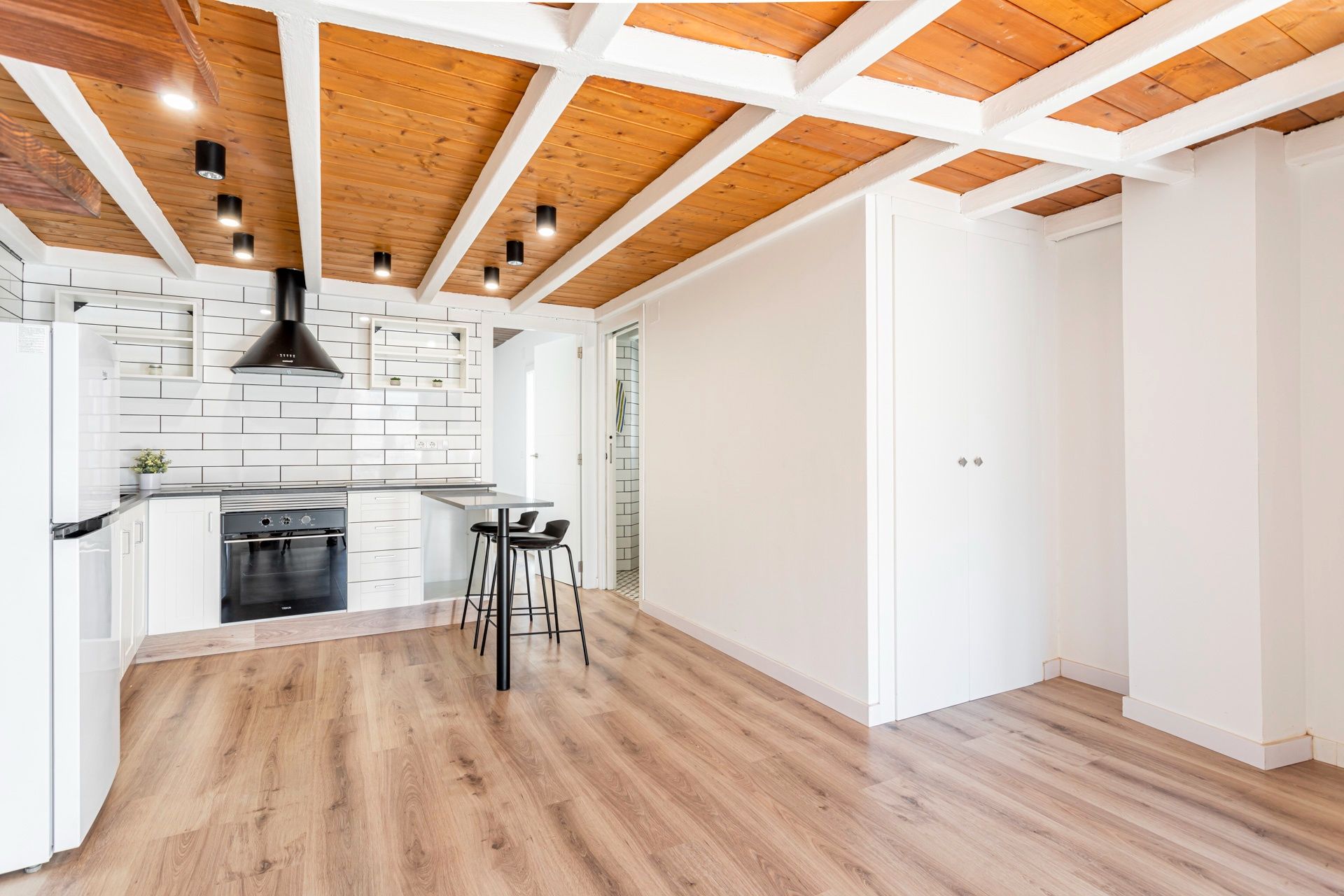 Kitchen of Flat for sale in  Valencia Capital  with Air Conditioner, Heating and Balcony