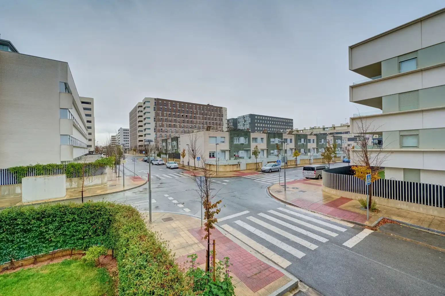 Außenansicht von Wohnung zum Verkauf in Burlada / Burlata mit Heizung, Terrasse und Abstellraum