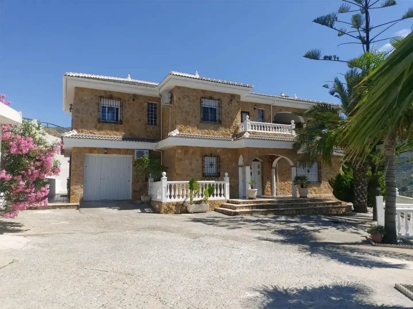 Exterior view of Houses for sale in Ítrabo  with Air Conditioner, Private garden and Swimming Pool