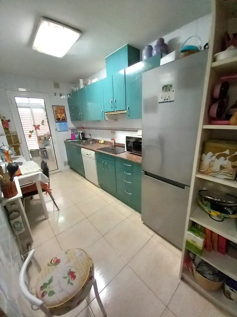 Cuina de Pis en venda en Ripollet amb Calefacció i Jardí privat