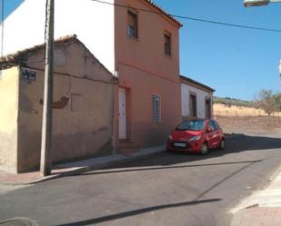 Vista exterior de Casa adosada en venda en Puertollano