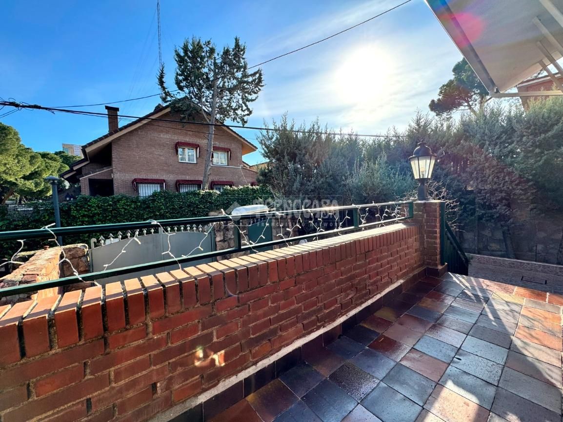 Casa adosada en venda a Arroyo de la Vega