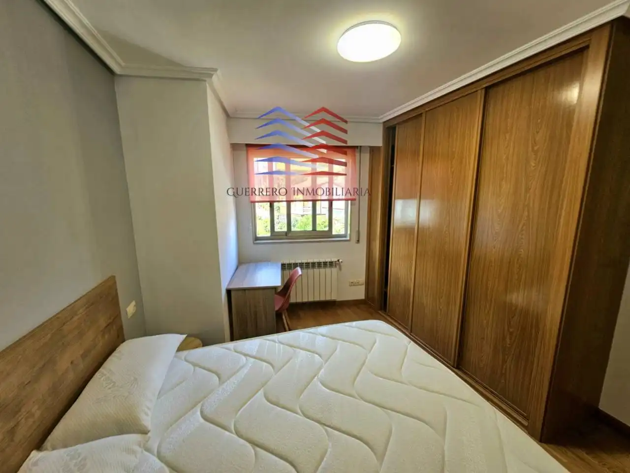 Schlafzimmer von Maisonette zur Miete in Ourense Capital  mit Heizung, Parkett und Möbliert