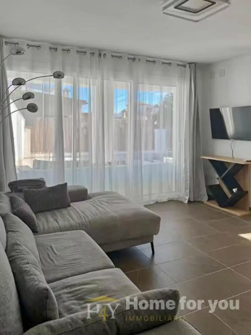 Chalet con piscina en venta en Pení 64, imagen 13