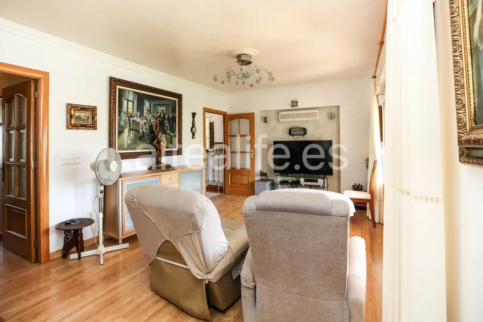 Sala d'estar de Casa o xalet en venda en La Nucia amb Aire condicionat, Jardí privat i Terrassa