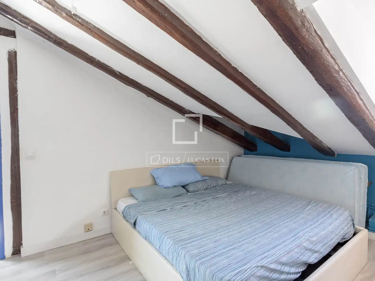 Schlafzimmer von Dachboden zur Miete in Villar y Velasco mit Klimaanlage und Möbliert