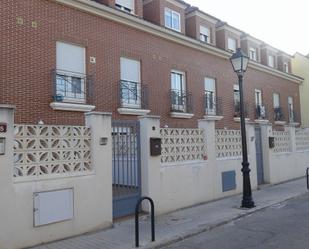 Exterior view of Single-family semi-detached for sale in Valdetorres de Jarama  with Terrace