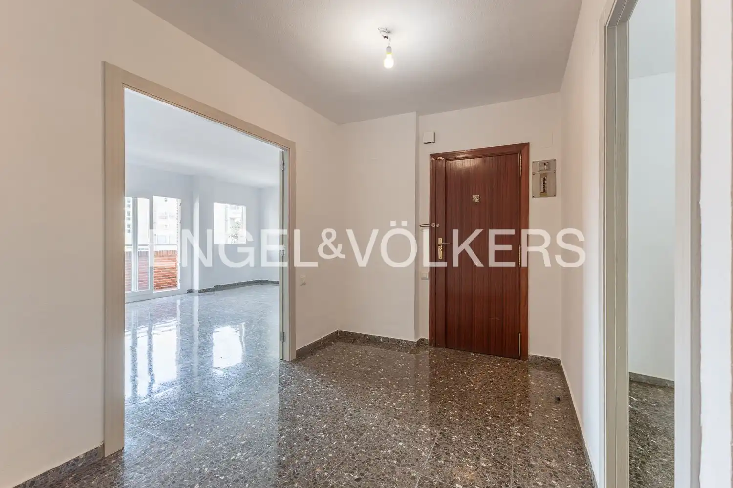 Piso de alquiler en Valencia con Calefacción y Balcón