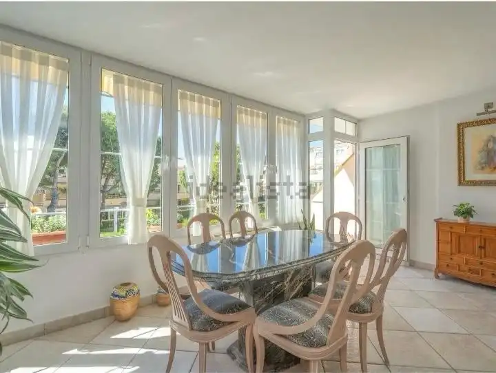 Comedor de Casa adosada en venta en Alicante / Alacant con Aire acondicionado, Calefacción y Jardín privado