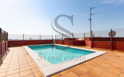 Swimming pool of Flat for sale in  Barcelona Capital  with Balcony and Community pool
