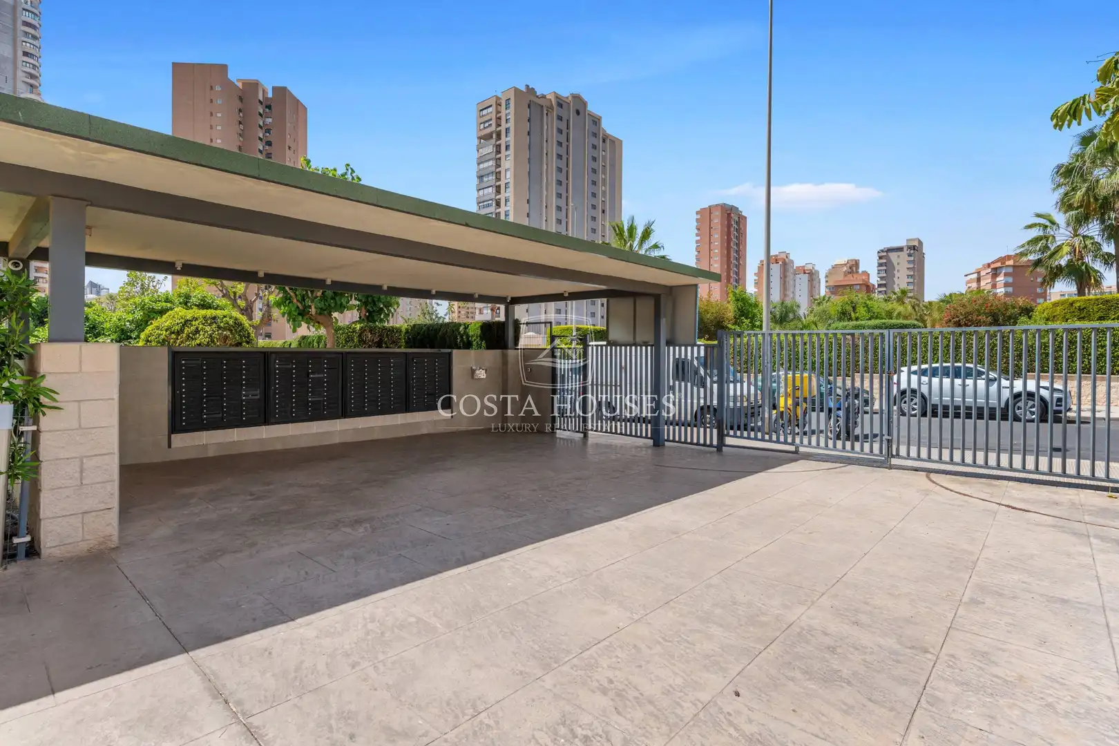 Exterior view of Attic for sale in Benidorm  with Air Conditioner, Private garden and Terrace