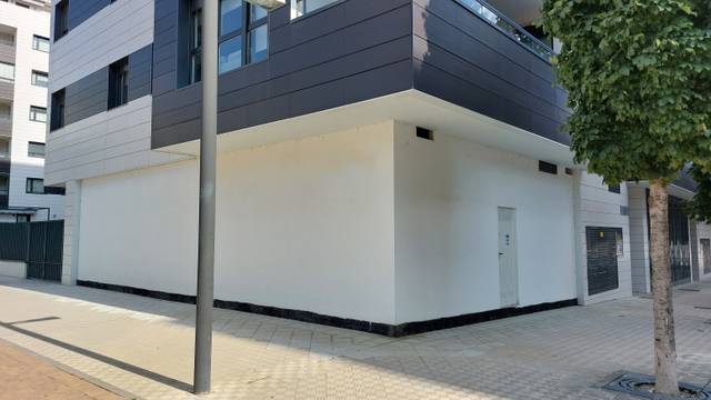 Local comercial en Alquiler en Pamplona-Iruña - Francisco Berlanga Roble, 13, 13 en Lezkairu