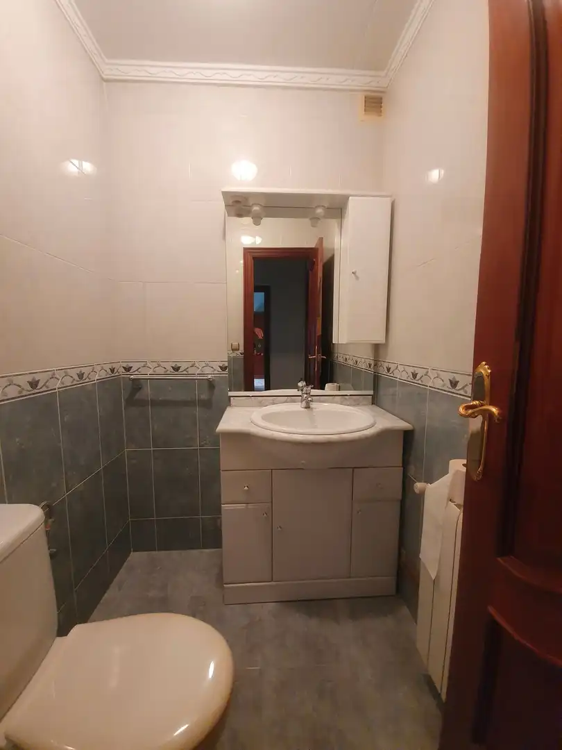 Bany de Pis en venda en Guadix amb Calefacció