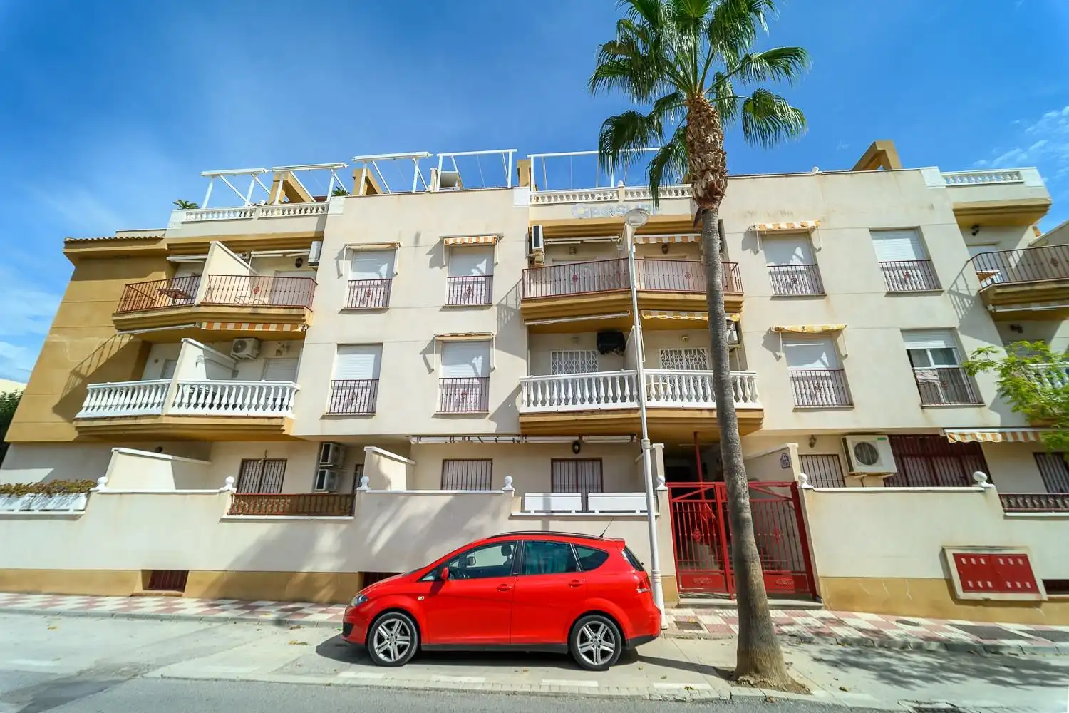 Exterior view of Flat for sale in Castell de Ferro