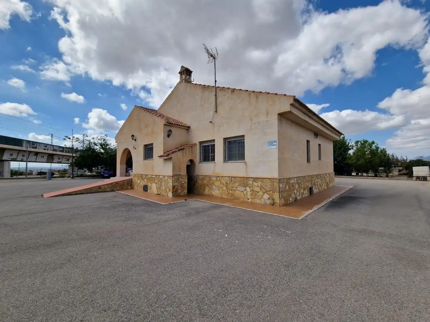 Xalet amb jardí en venda a Crevillent