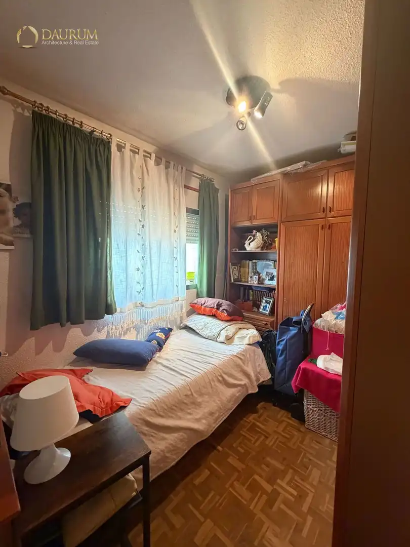 Habitación de Piso en venta en Madrid con Calefacción, Piscina y Amueblado