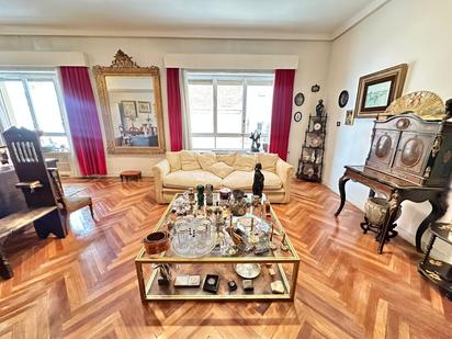 Living room of Flat for sale in  Madrid Capital  with Terrace and Balcony