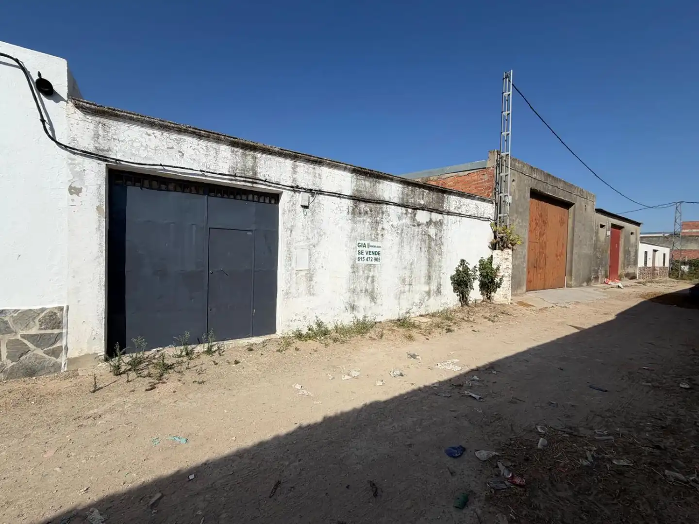 Industrial building for sale in Los Palacios y Villafranca