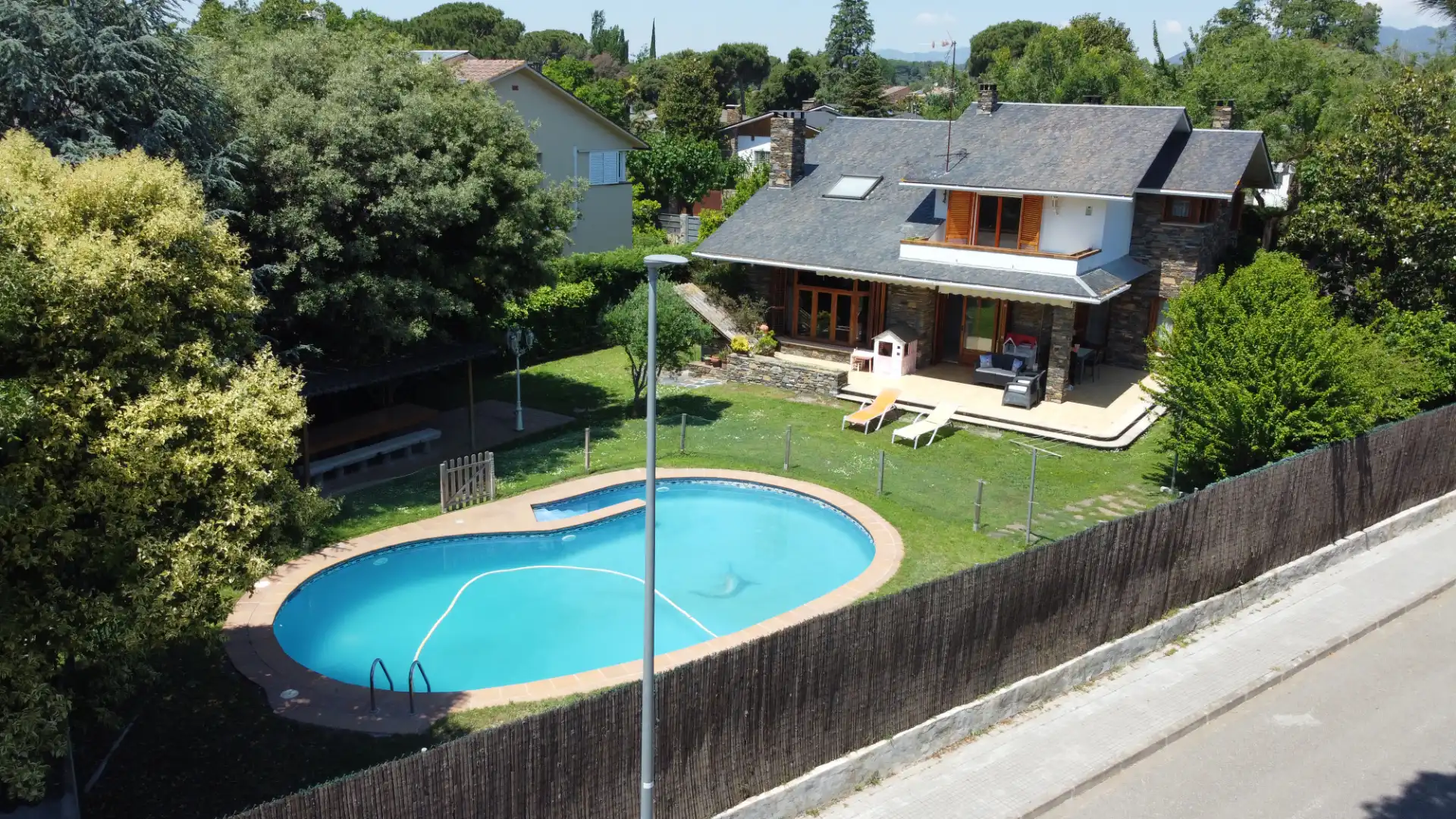 Schwimmbecken von Haus oder Chalet zum Verkauf in Cardedeu mit Klimaanlage, Heizung und Privatgarten