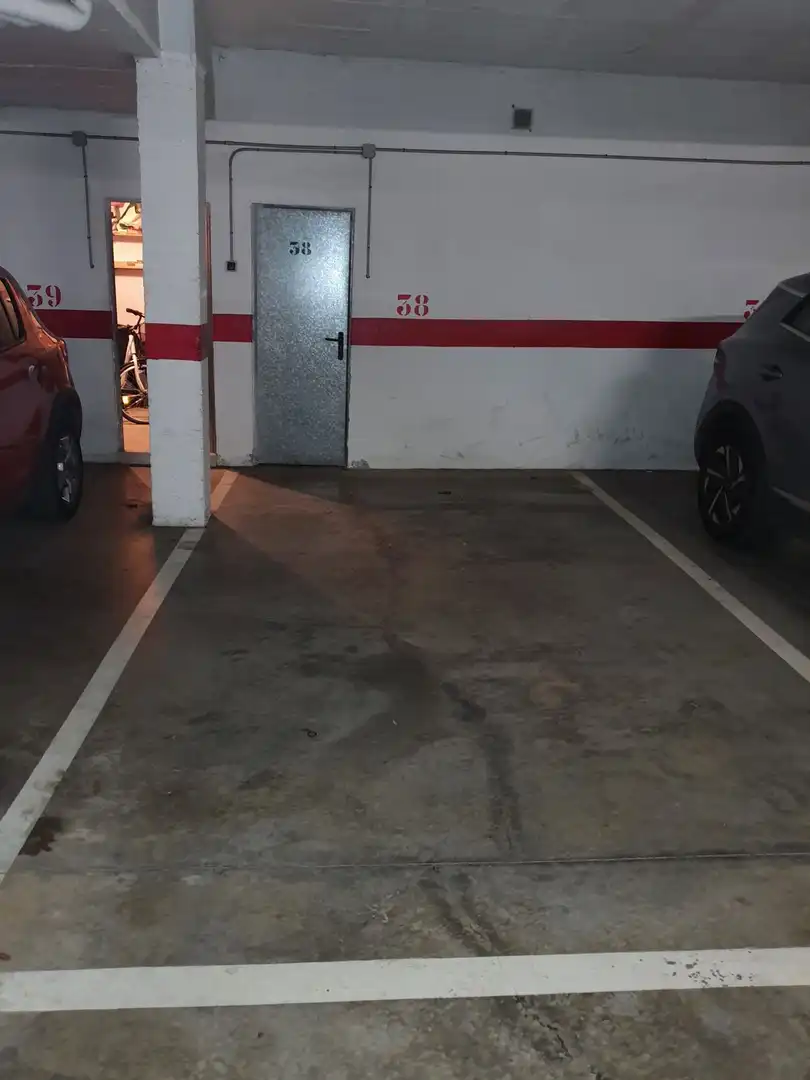 Parking de Casa adosada en venta en Málaga con Aire acondicionado, Calefacción y Terraza