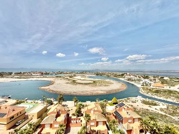 Penthouse with pool for sale in Veneziola