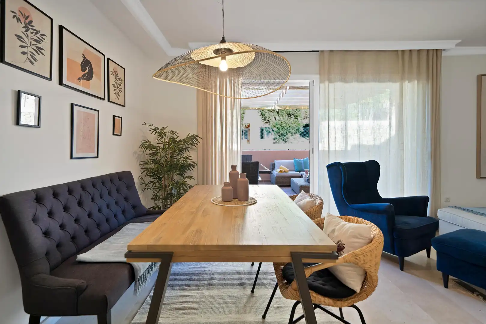 Menjador de Apartament de lloguer en Marbella amb Jardí privat, Terrassa i Moblat