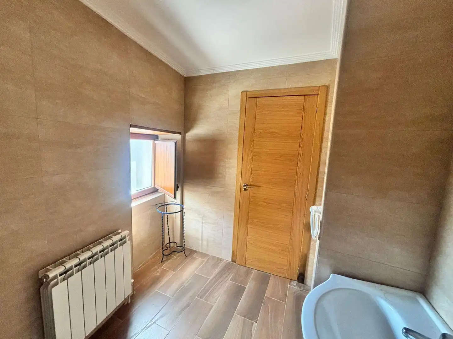 Baño de Casa o chalet en venta en Quirós con Jardín privado, Parquet y Terraza
