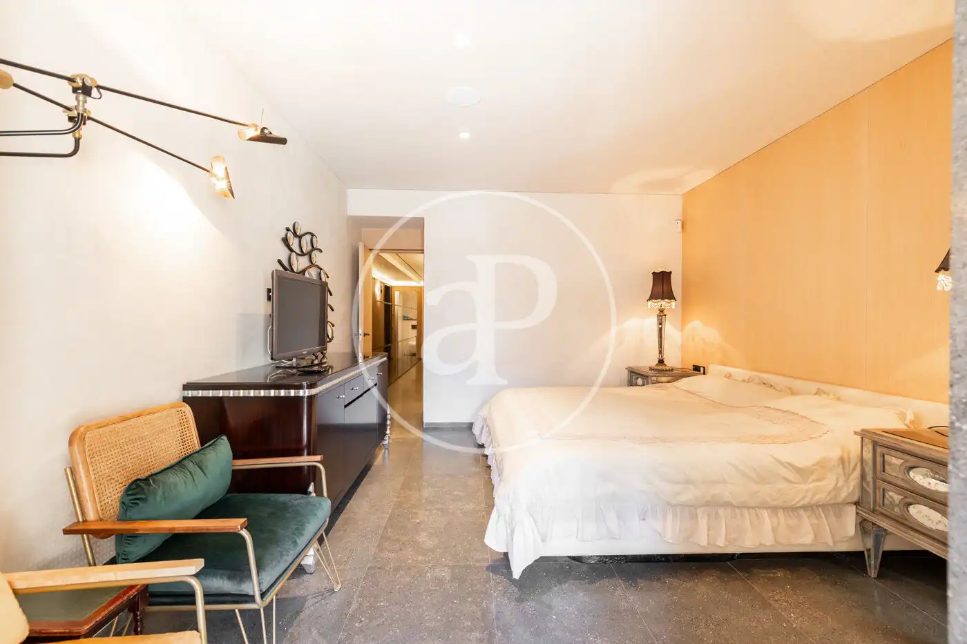 Schlafzimmer von Wohnung zum Verkauf in Barcelona mit Klimaanlage und Heizung