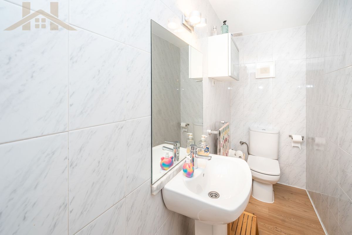 Bany de Casa adosada en venda en Colmenarejo amb Aire condicionat, Calefacció i Jardí privat